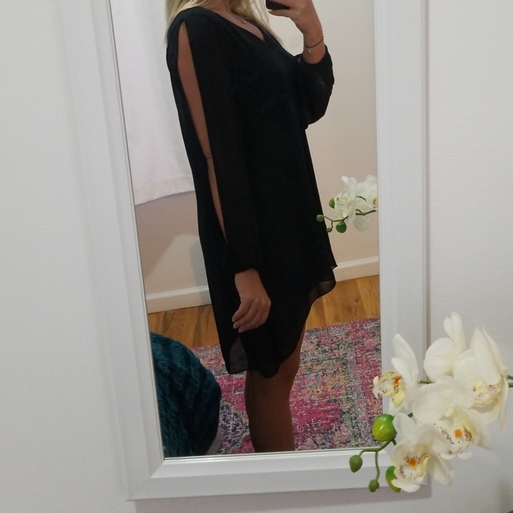 V-Neck Long Split Sleeve Mini Dress - Picture 3 of 5